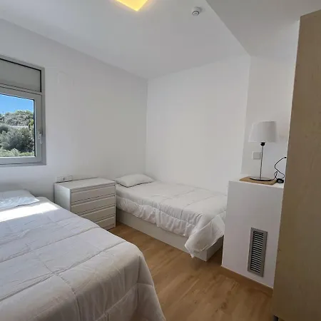 2-bedroom Brand New Steps From The Apartment