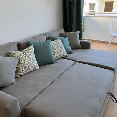 Διαμέρισμα 2-bedroom Brand New Steps From The *