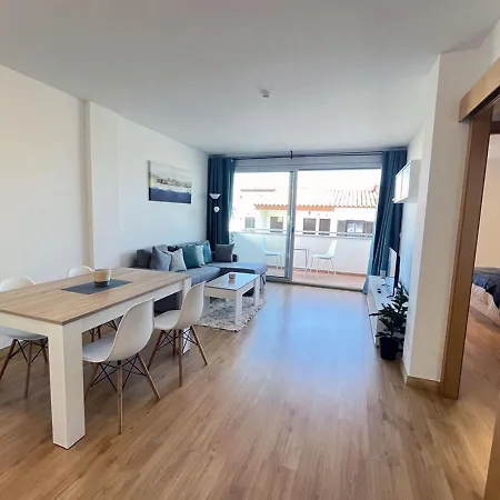 Διαμέρισμα 2-bedroom Brand New Steps From The Llança