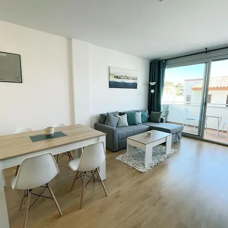 Διαμέρισμα 2-bedroom Brand New Steps From The